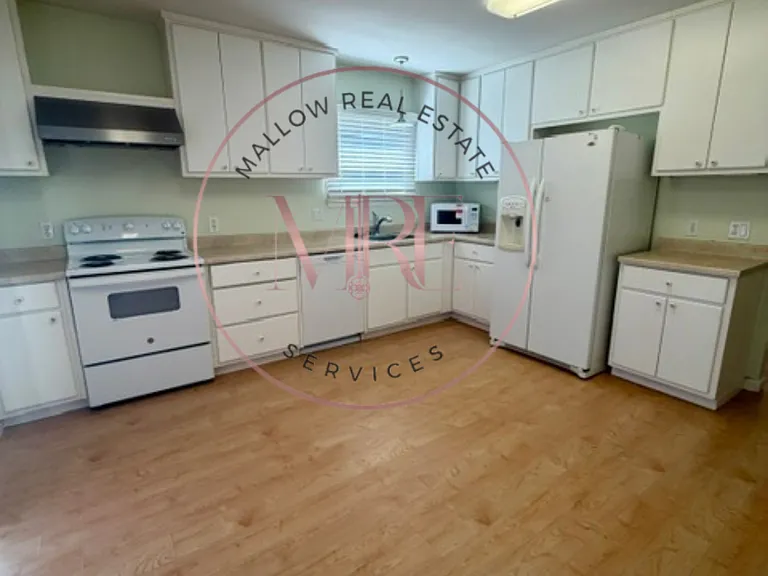 1355 Safford St — Photo 5