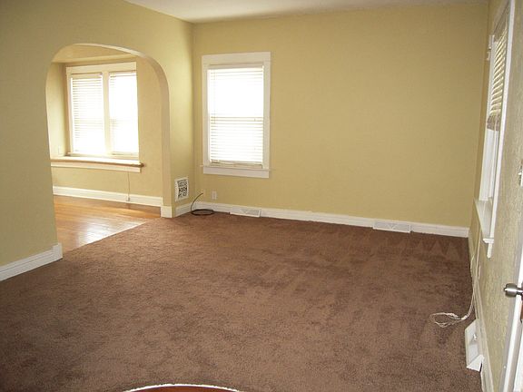 4th image of 415 N Hardesty Ave
