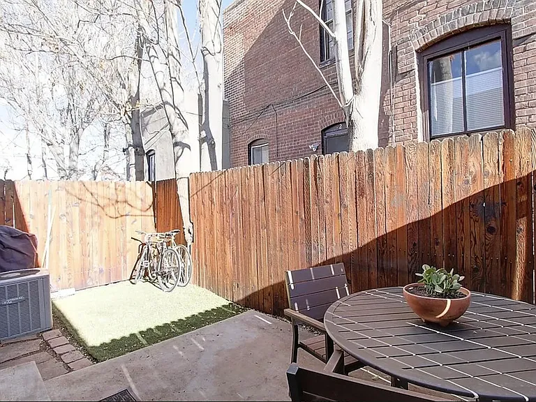 1015 30th St — Photo 7