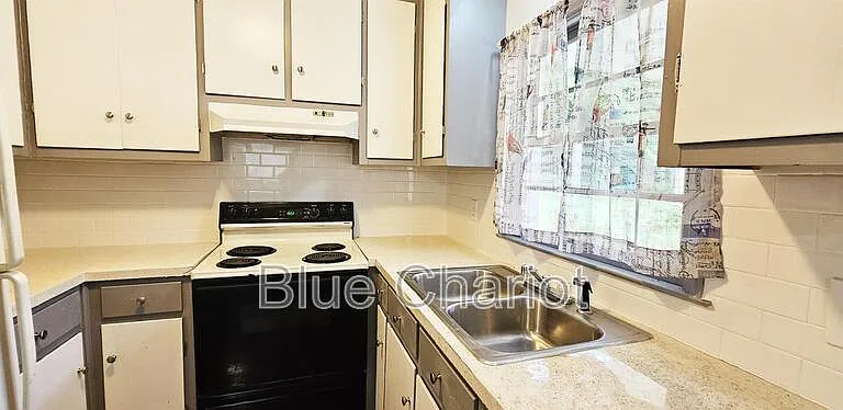 524 W Short St — Photo 11
