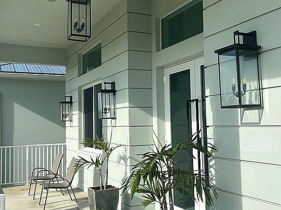 2nd image of 1071 S Header Canal Rd