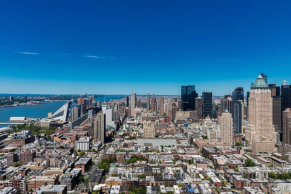 Rented by Square Realty Global Inc | media 24