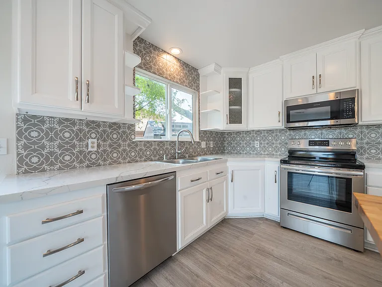 2535 Ruby Ct — Photo 5