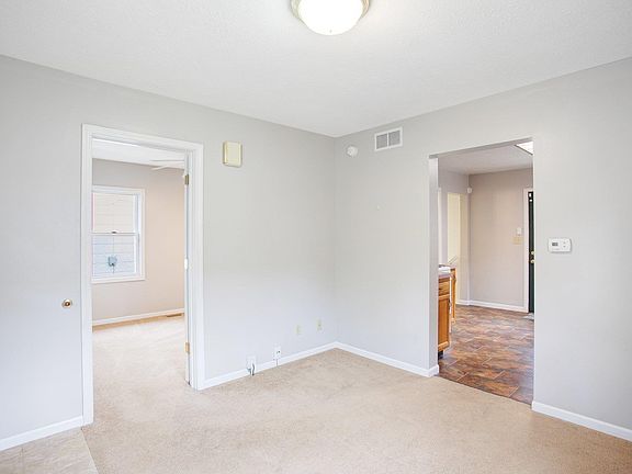 3rd image of 518 S 33rd St