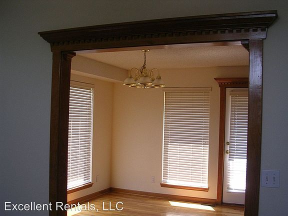 4th image of 528 NE Topaz Dr
