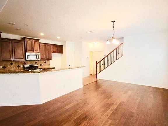 4th image of 4269 Comanche Dr