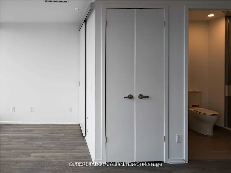 197 Yonge St #5413 — Photo 6
