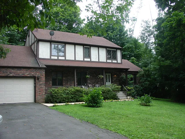 167 E Willow Tree Rd photo 1