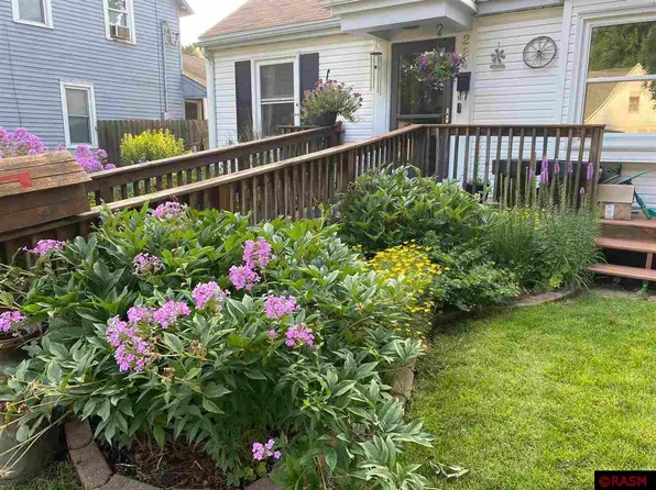 224 S 5th St, Le Sueur, MN 56058