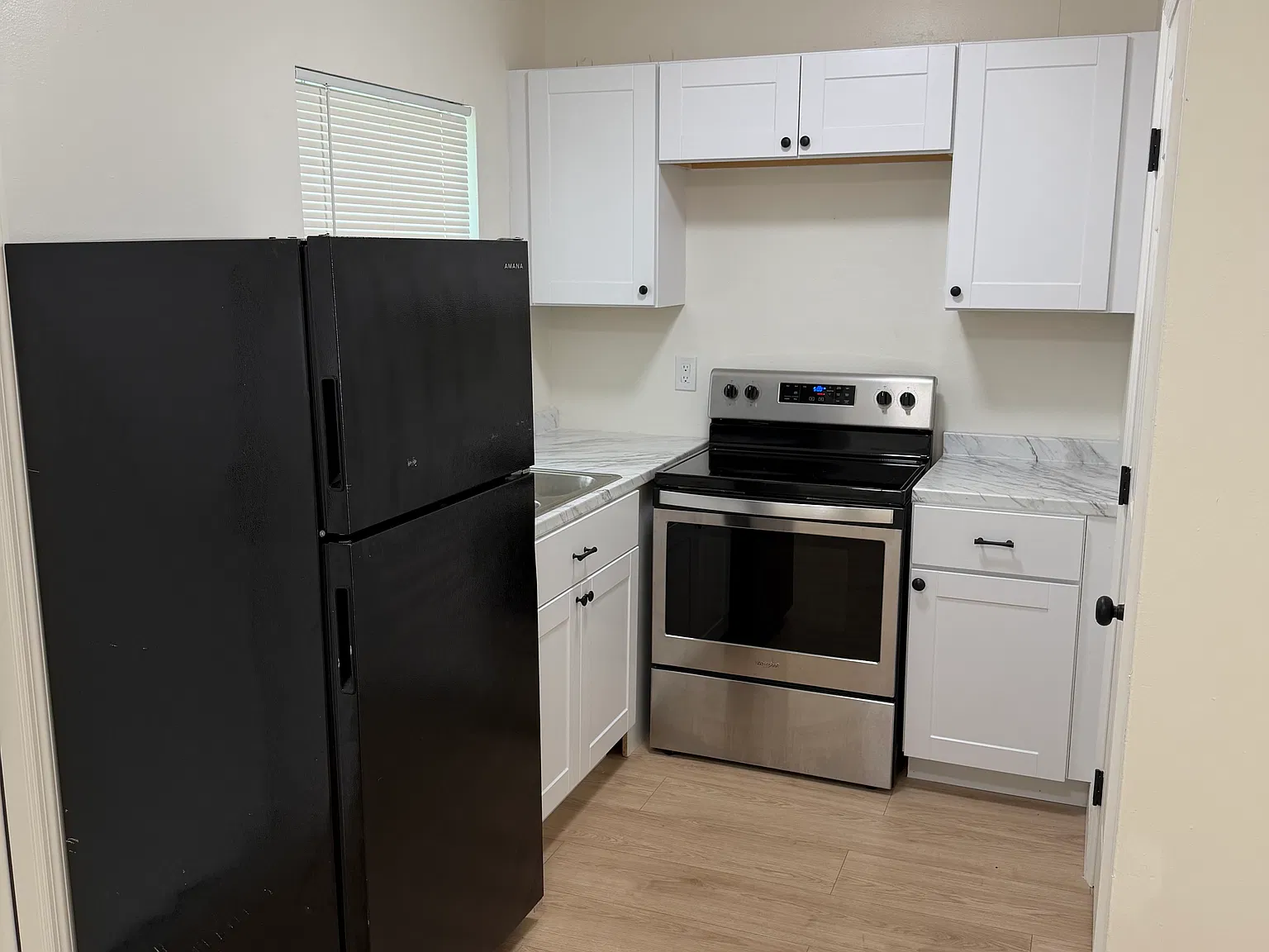 2 bed, 800 sqft, $1,500 — Photo 3