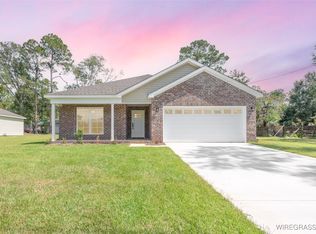 530 N Azalea St, Geneva, AL 36340