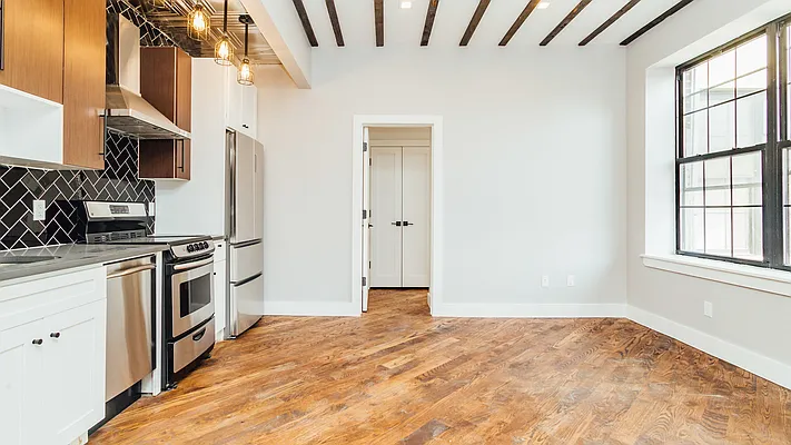 Rented by Nooklyn NYC LLC | media 21