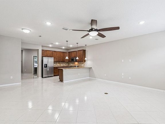 4th image of 7260 Duxbury Ln