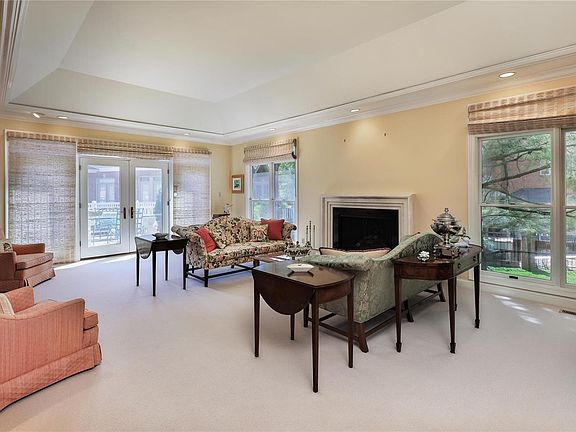 3rd image of 238 Carlyle Lake Dr