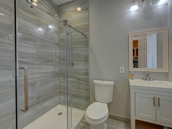 4th image of 8345 Fairfield Ave