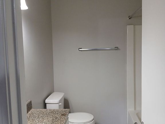 4th image of 120 Walnut St APT 6