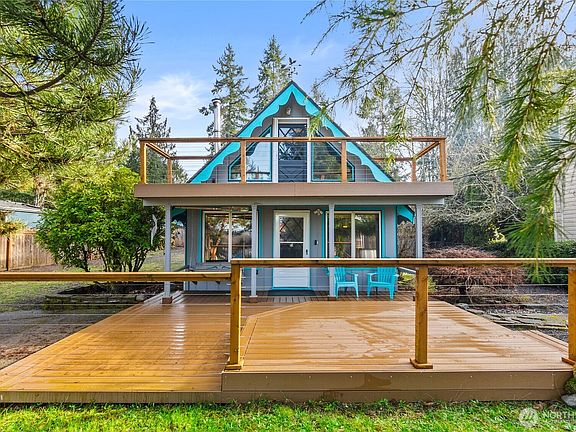 4th image of 3735 85th Avenue NW