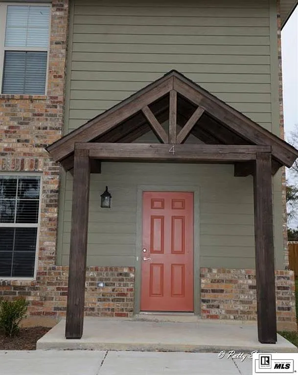 2 bed, 2.5 bath, 1500 sqft, $1,600 — Photo 3
