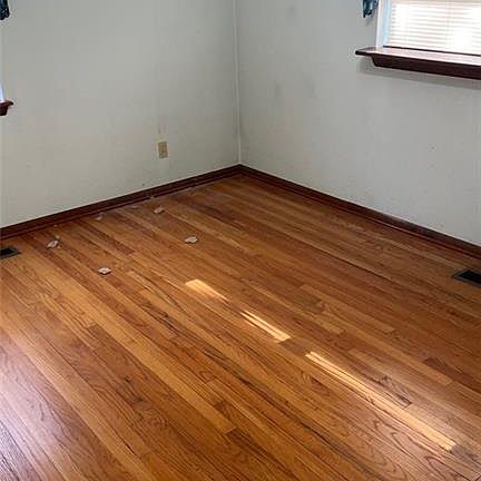 5th image of 1021 SW 65th St