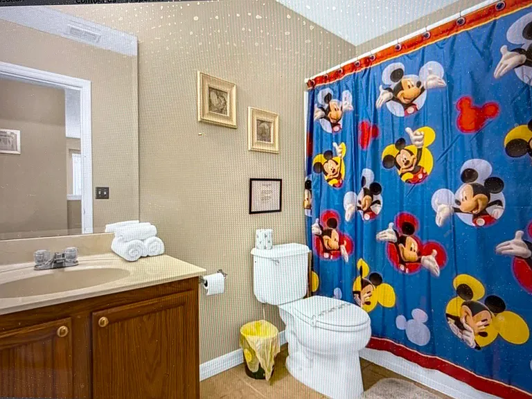 Hall Bathroom shared