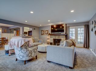 1266 N 123rd St, Wauwatosa, WI 53226