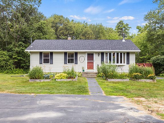 3rd image of 529 Bay Road
