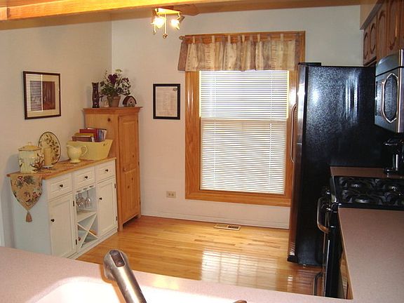 5th image of 214 Lorraine Cir