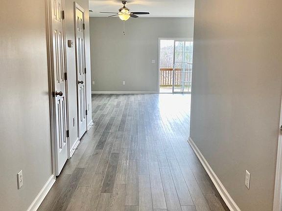 3rd image of 112 Marbella Cir