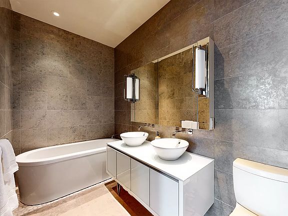 4th image of 247 W 46th St #3808