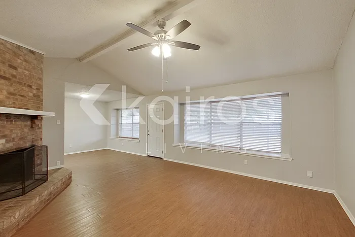 3 bed, 2.0 bath, 1400 sqft, $1,845 — Photo 3