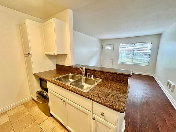 3rd image of 4440 Cherokee Ave APT 3