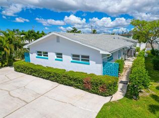 11295 1st St E, Treasure Island, FL 33706