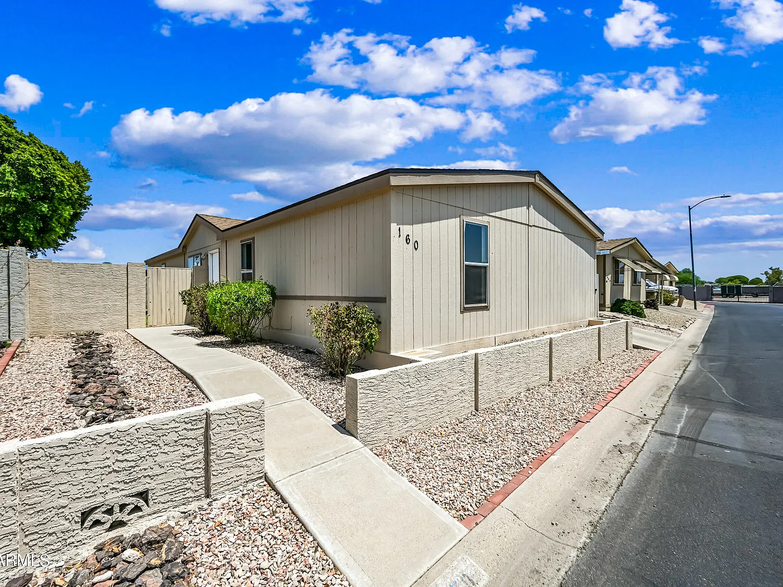 3 bed, 2.0 bath, 1736 sqft, $1,695 — Photo 1
