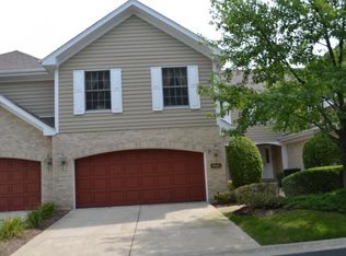 11124 Indian Woods Dr #23B, Indian Head Park, IL 60525