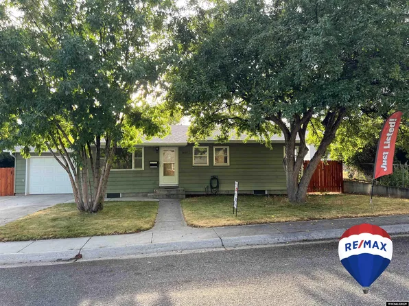 1009 Westwood Dr, Riverton, WY 82501