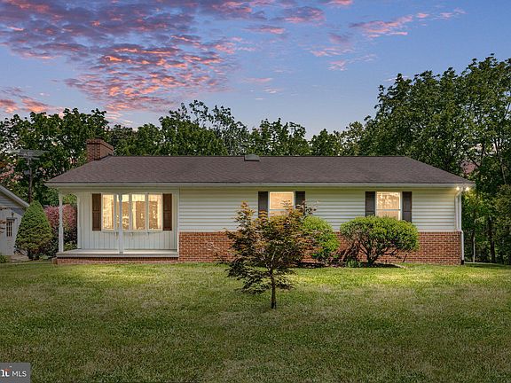 3rd image of 88 Spruce Hill Ln