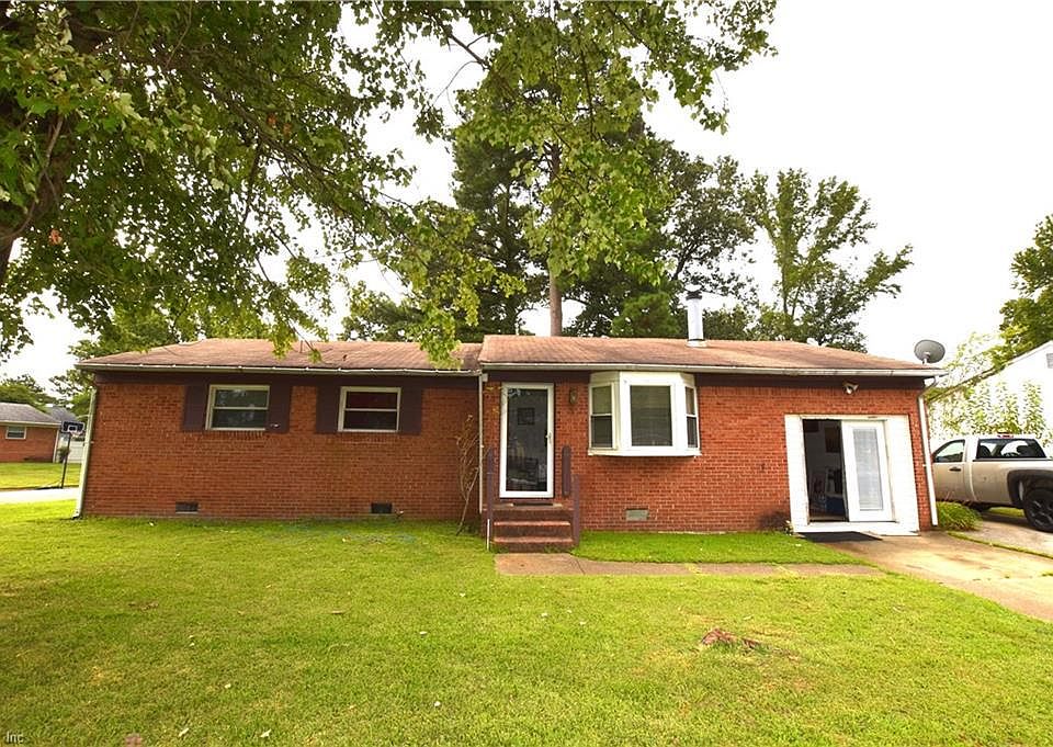 1st image of 3300 Pine Hill Cres