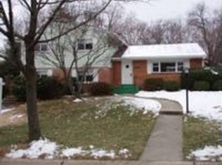 10114 Ashburton Ln, Bethesda, MD 20817