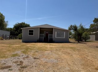 715 Comanche Cv, Granbury, TX 76048