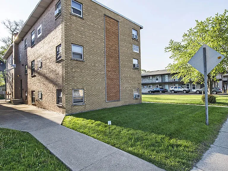 12507 S Ashland Ave — Photo 17