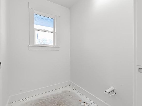 Powder Bath. Photos as of 10-12-2022
