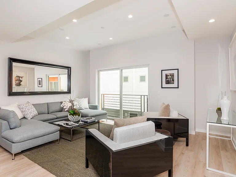 6072 Pickford St — Photo 9