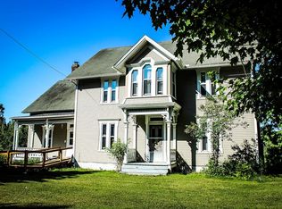 373 Rand Hill Rd, Morrisonville, NY 12962