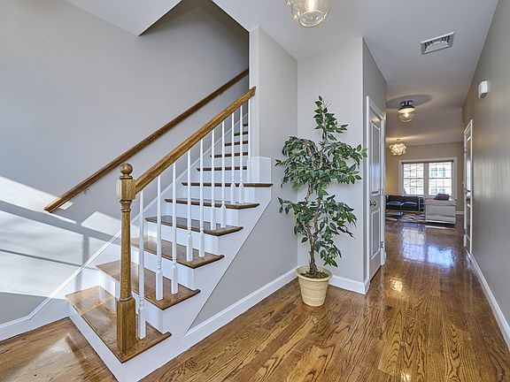 2nd image of 25 Bellevue Ave #1