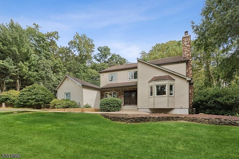 1st image of 7 Canyon Woods Ct