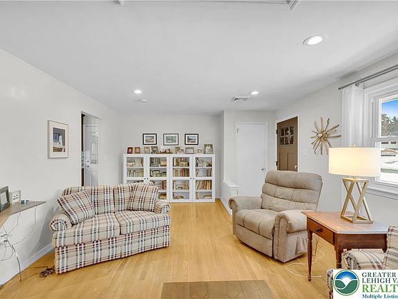 5th image of 2512 W Highland St