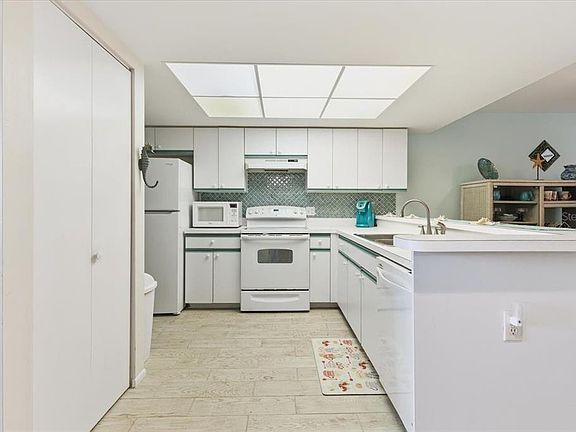 4th image of 6800 Placida Rd Unit 192