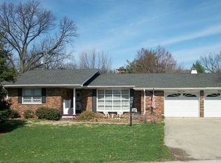 1610 Montclair Dr, Vincennes, IN 47591