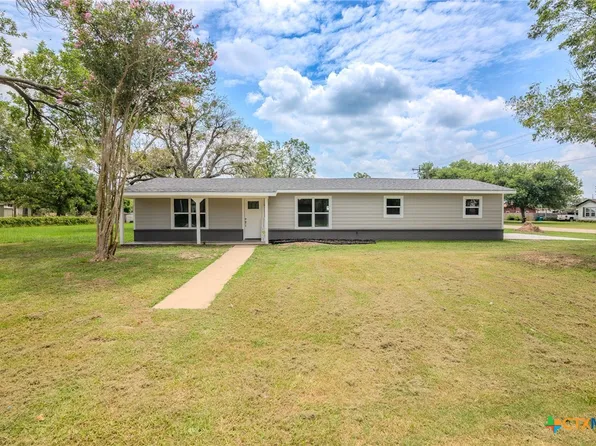 14 Crescent Dr, Victoria, TX 77905