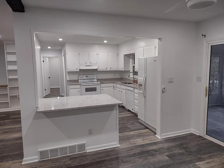 326 N Overlook Ter — Photo 3